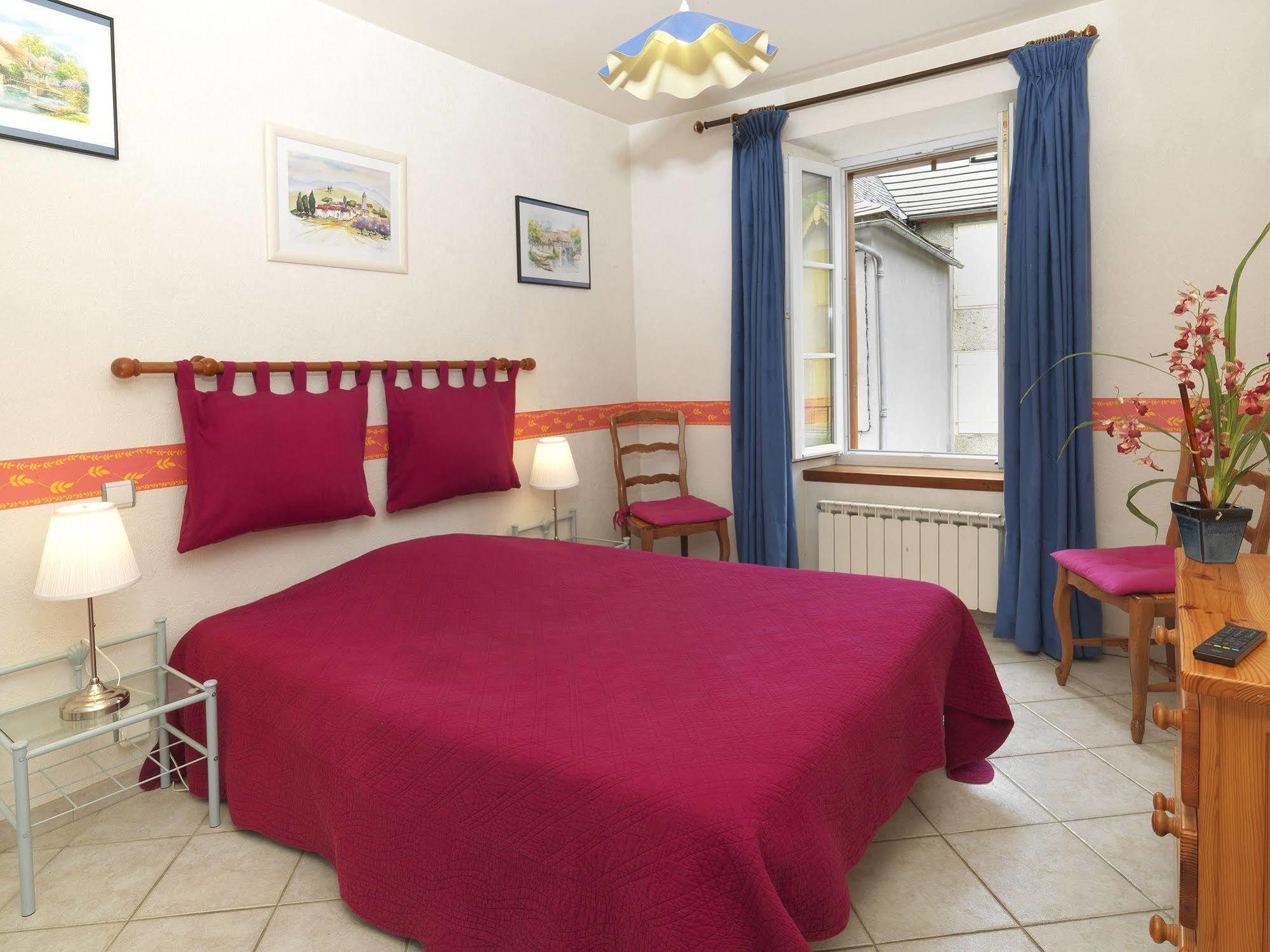 Auberge De L'Isard Saint-Denis  Buitenkant foto
