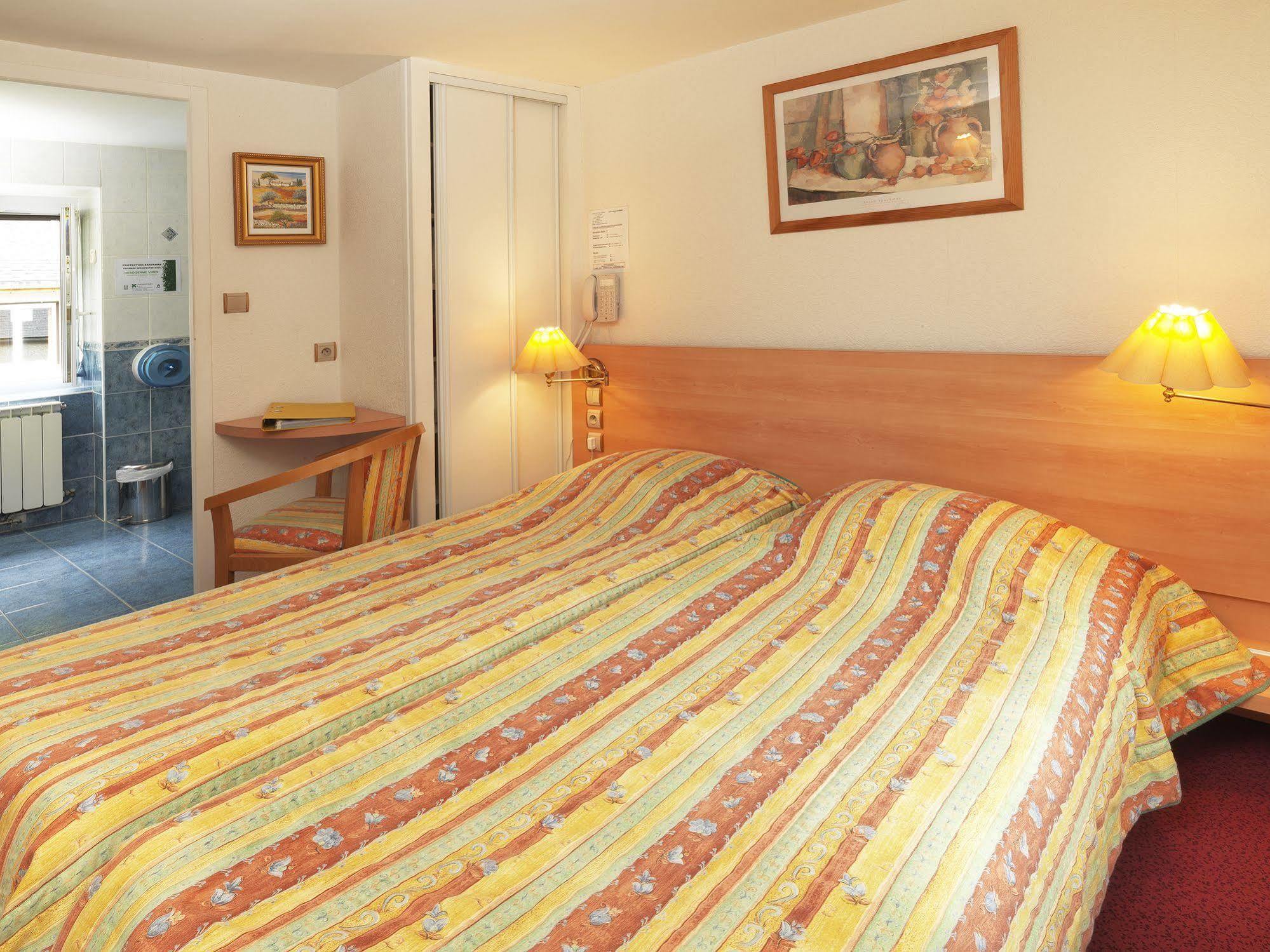 Auberge De L'Isard Saint-Denis  Buitenkant foto