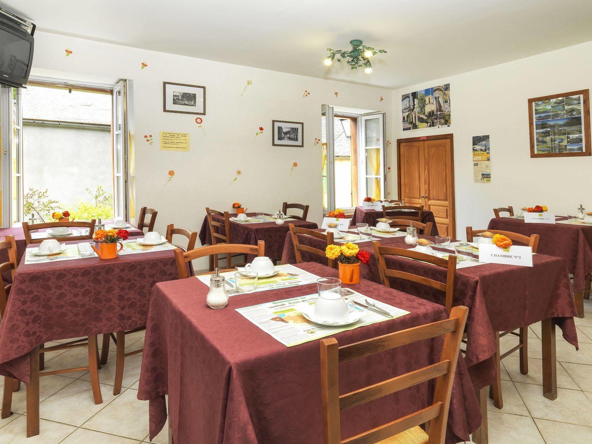 Auberge De L'Isard Saint-Denis  Buitenkant foto